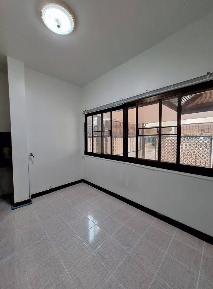 Detached House for Sale