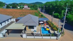 House with Pool For Sale