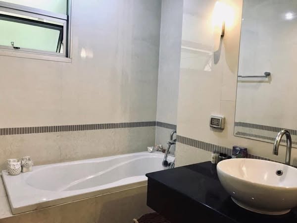 One Bedroom Condo For Rent