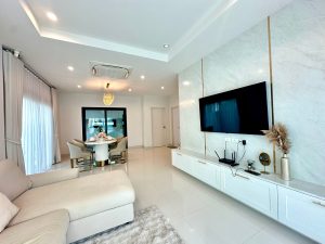 Detached House For Rent