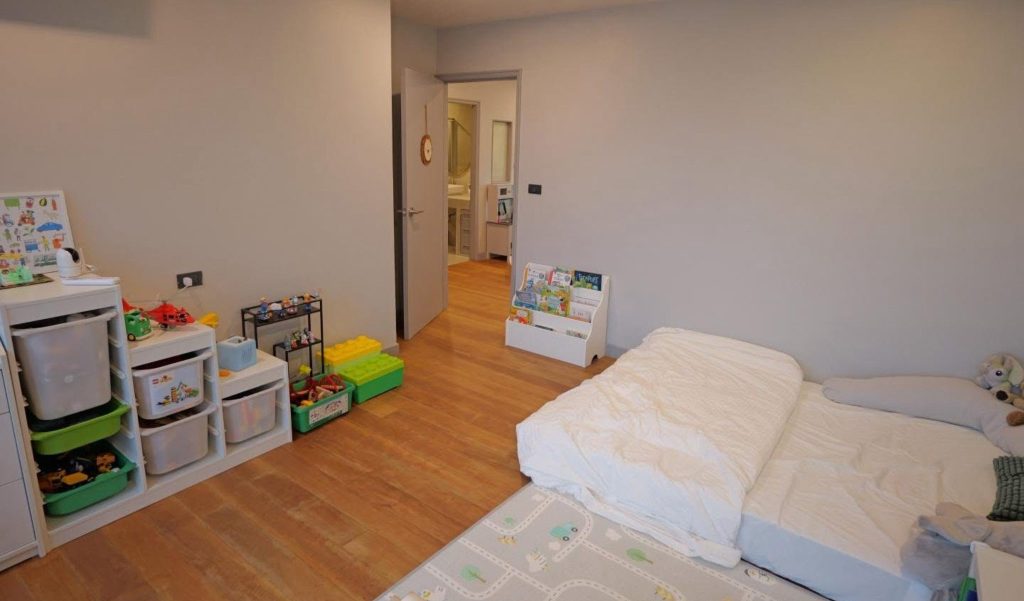 Large Three Bed Room Apartment For Sale