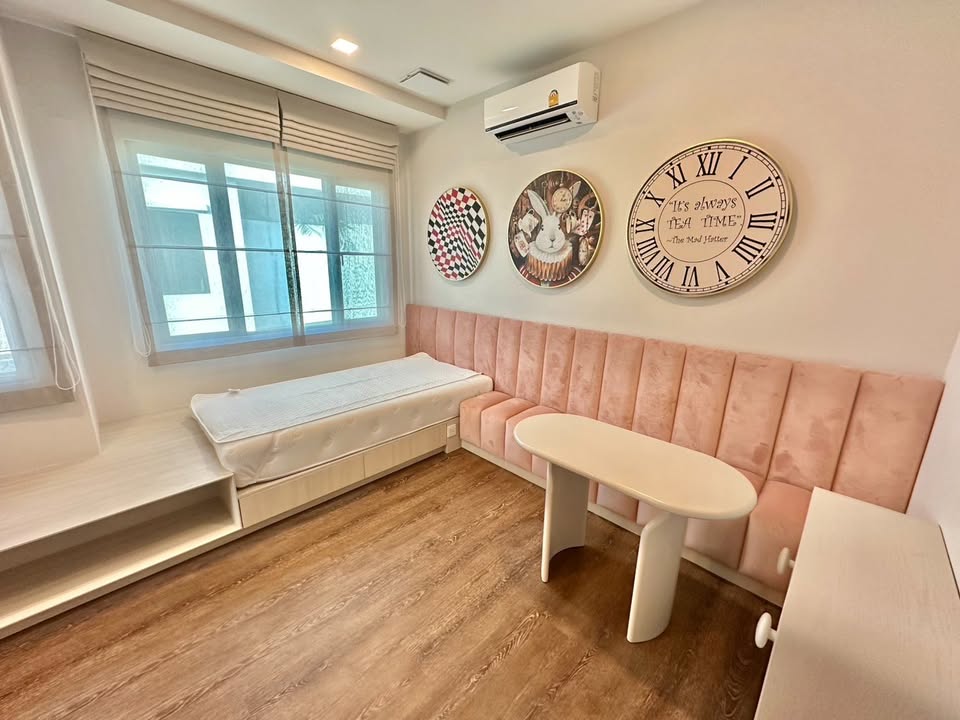 Detached House For Rent