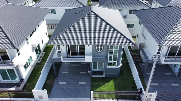 Detached House For Rent
