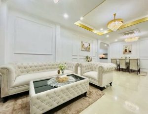 Detached House For Sale